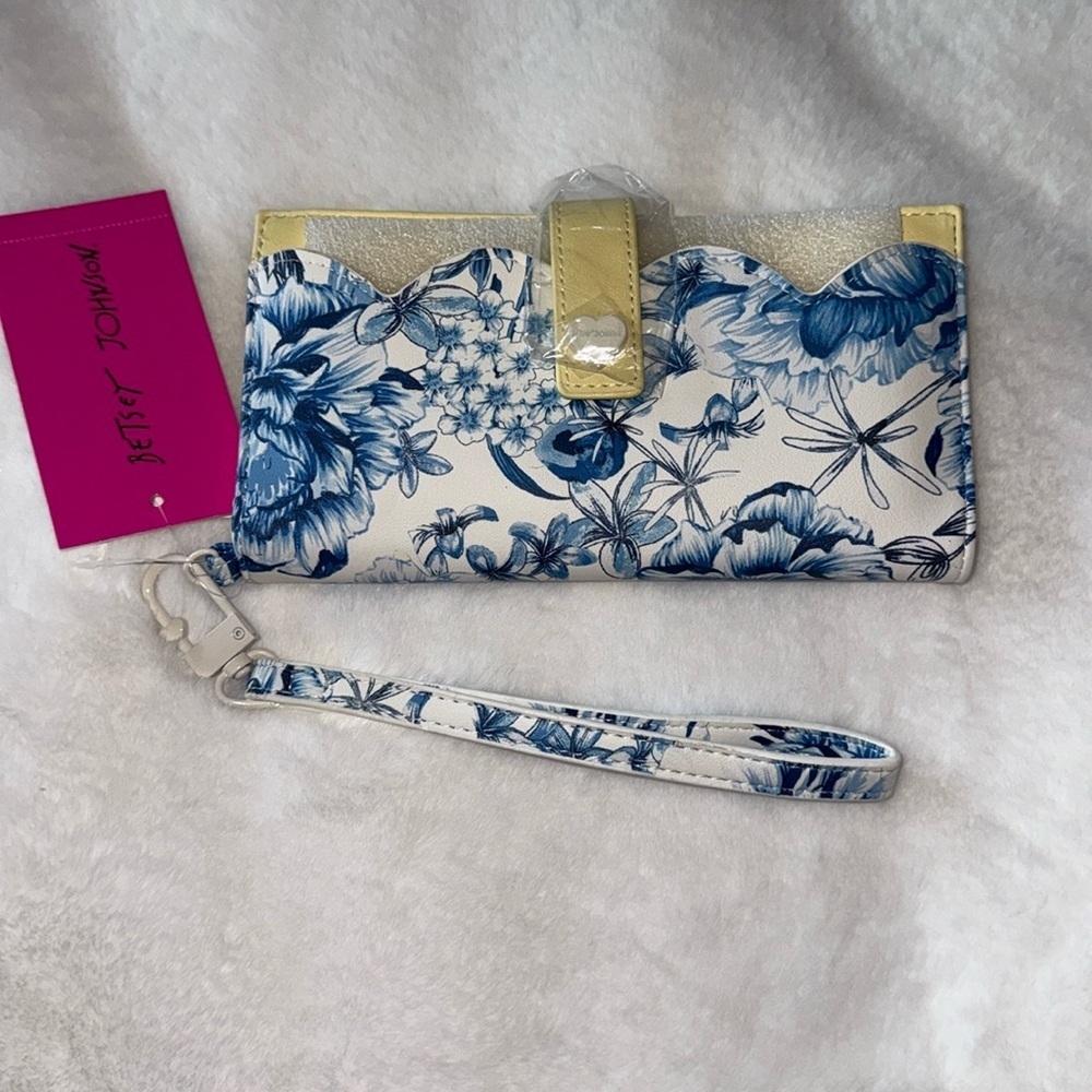 Betsey Johnson NWT STUNNING Blue Floral/Yellow Wallet/Wristlet spring 2025 - Picture 1 of 9